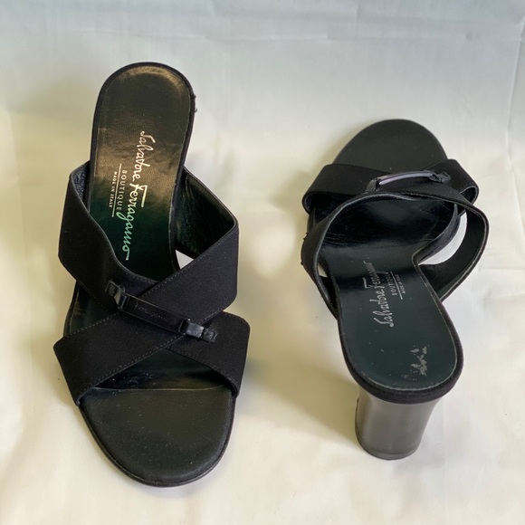 Salvatore Ferragamo Boutique Black Sandal - Picture 3 of 8